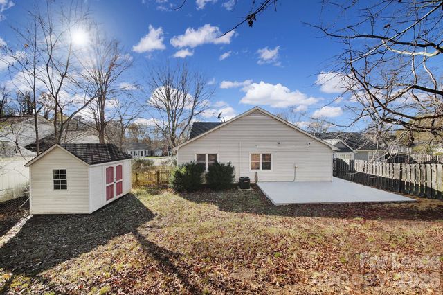 13811 Dansington Court, Pineville, NC 28134