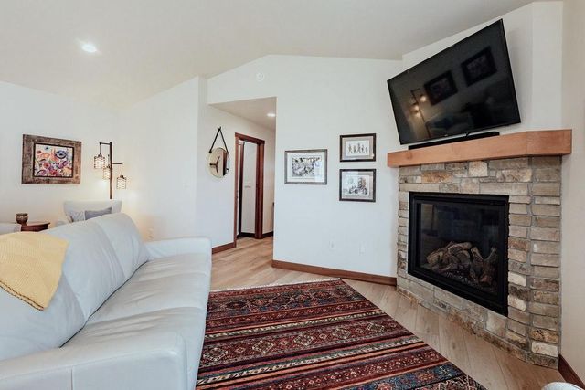 3321 Maple Leaf Loop S, Fargo, ND 58104