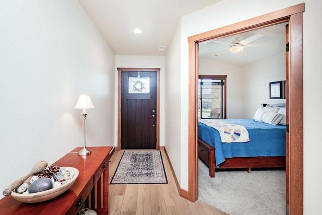 3321 Maple Leaf Loop S, Fargo, ND 58104
