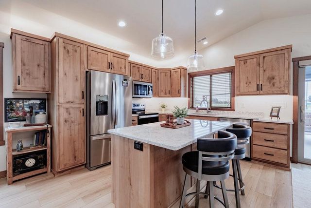 3321 Maple Leaf Loop S, Fargo, ND 58104