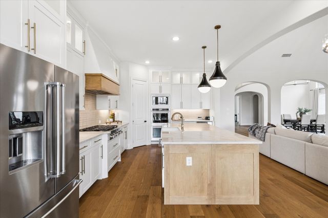 7412 Black Bear Lane, Argyle, TX 76226