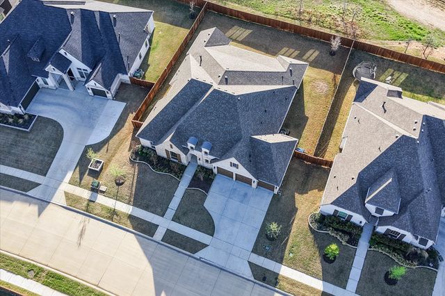 7412 Black Bear Lane, Argyle, TX 76226