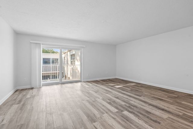 715 20th Street 202, Vero Beach, FL 32960