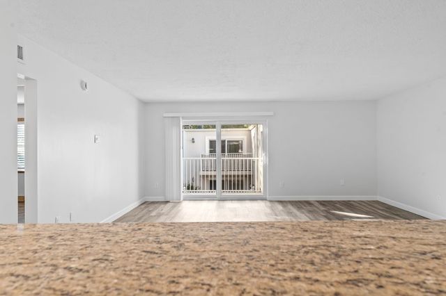 715 20th Street 202, Vero Beach, FL 32960