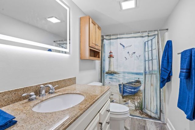 715 20th Street 202, Vero Beach, FL 32960