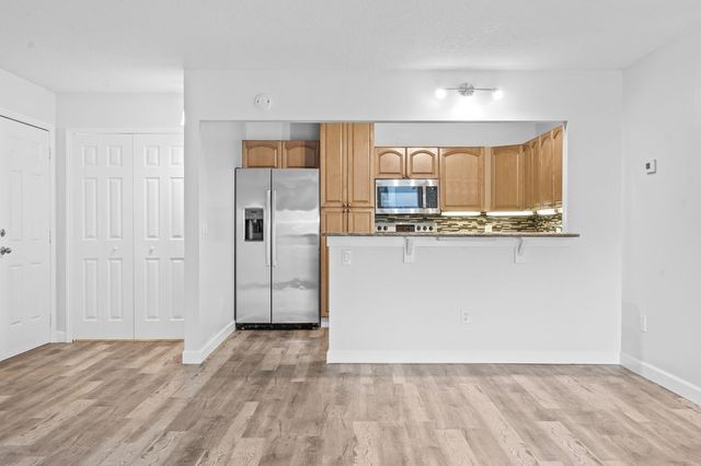 715 20th Street 202, Vero Beach, FL 32960