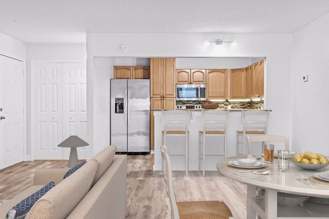 715 20th Street 202, Vero Beach, FL 32960