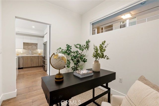 3715 San Marino Street 105, Los Angeles, CA 90019