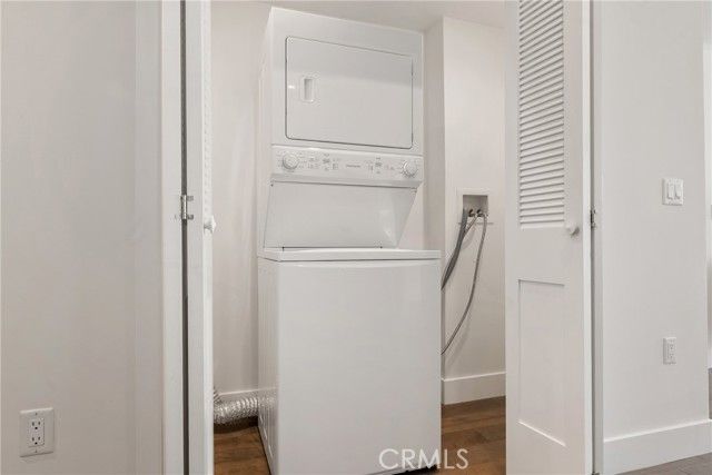 3715 San Marino Street 105, Los Angeles, CA 90019