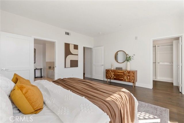 3715 San Marino Street 105, Los Angeles, CA 90019