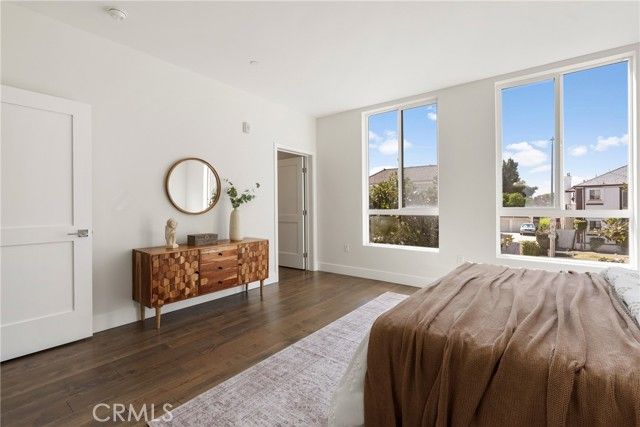 3715 San Marino Street 105, Los Angeles, CA 90019