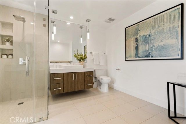 3715 San Marino Street 105, Los Angeles, CA 90019