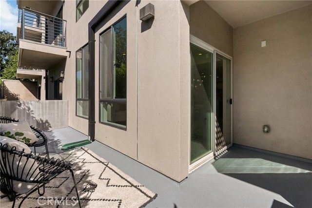 3715 San Marino Street 105, Los Angeles, CA 90019