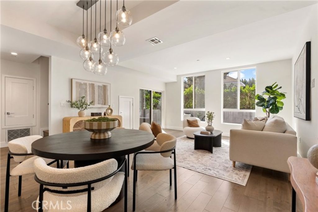 3715 San Marino Street 105, Los Angeles, CA 90019