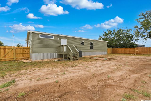11859 Jarratt Rd, Atascosa, TX 78002