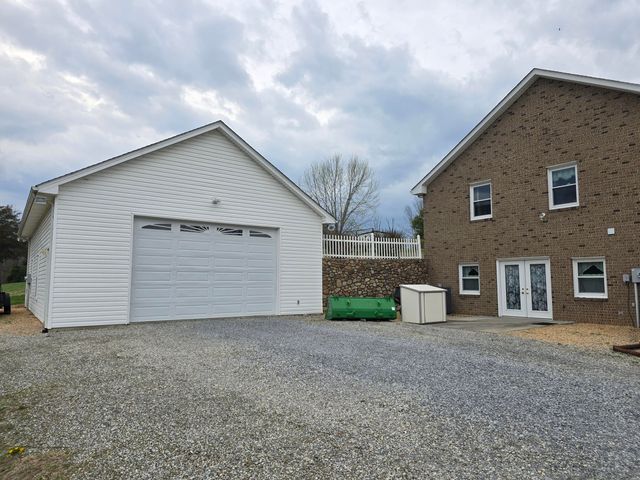 12106 Lee, Buchanan, VA 24066