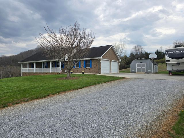 12106 Lee, Buchanan, VA 24066