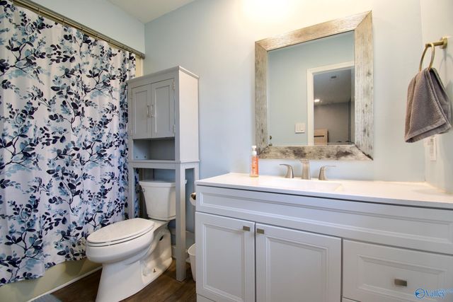 16190 East Glenn Valley, Athens, AL 35611