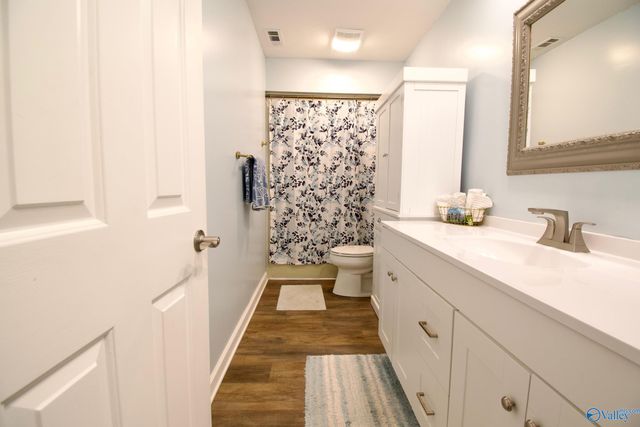 16190 East Glenn Valley, Athens, AL 35611