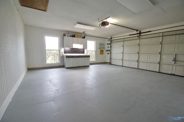 16190 East Glenn Valley, Athens, AL 35611