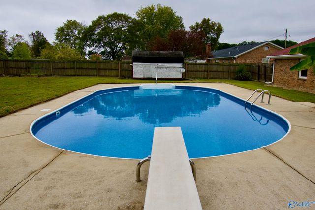 16190 East Glenn Valley, Athens, AL 35611