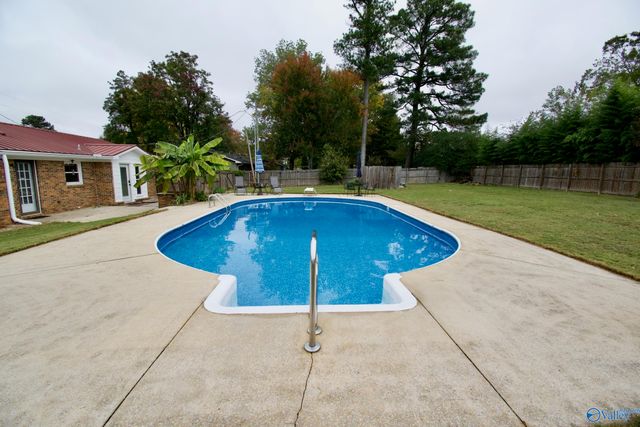 16190 East Glenn Valley, Athens, AL 35611