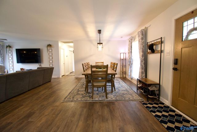 16190 East Glenn Valley, Athens, AL 35611