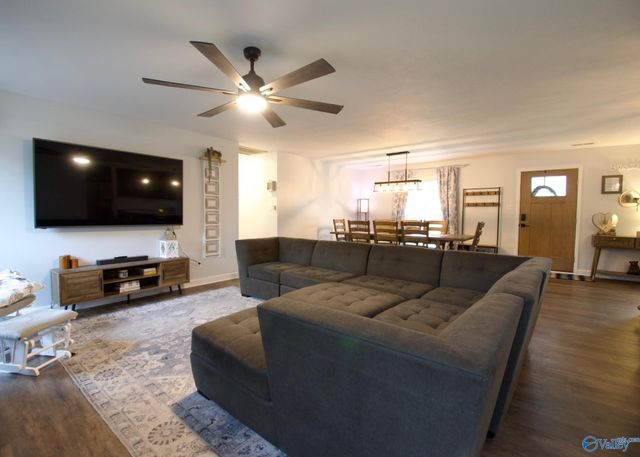 16190 East Glenn Valley, Athens, AL 35611