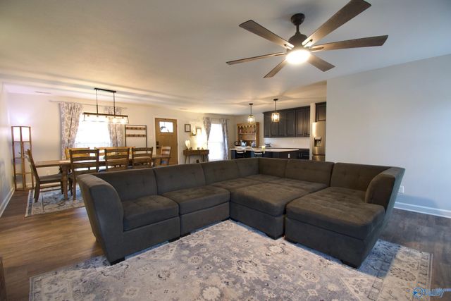 16190 East Glenn Valley, Athens, AL 35611