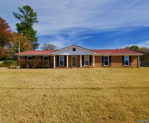 16190 East Glenn Valley, Athens, AL 35611