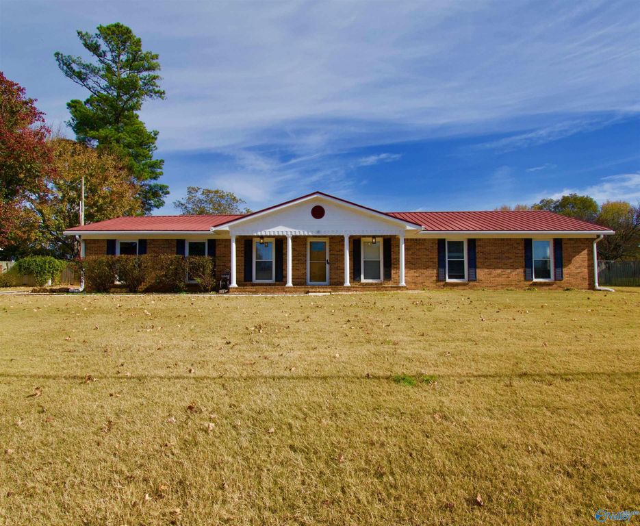 16190 East Glenn Valley, Athens, AL 35611