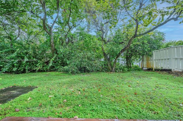 3197 SW 128th Way 135, Miramar, FL 33027