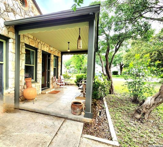1532 HICKS AVE, San Antonio, TX 78210