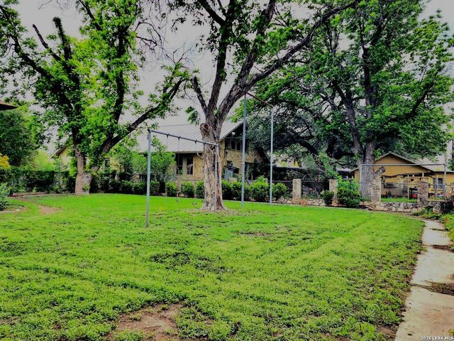 1532 HICKS AVE, San Antonio, TX 78210