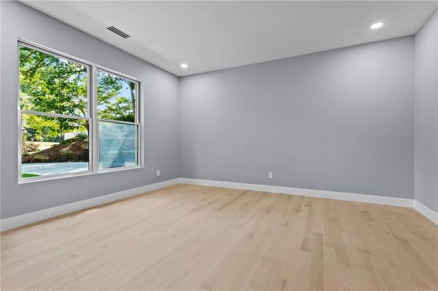 233 Brookcliff Trace, Marietta, GA 30068