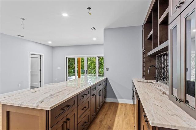 233 Brookcliff Trace, Marietta, GA 30068