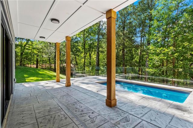 233 Brookcliff Trace, Marietta, GA 30068