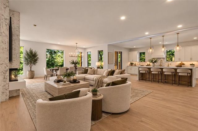233 Brookcliff Trace, Marietta, GA 30068