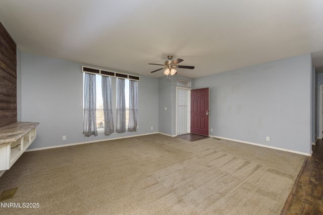 2595 E 4th Street, Silver Springs, NV 89429