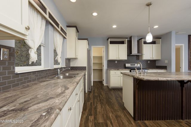 2595 E 4th Street, Silver Springs, NV 89429