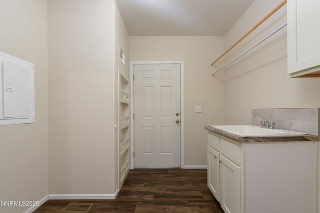 2595 E 4th Street, Silver Springs, NV 89429