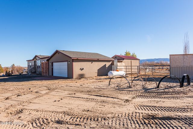 2595 E 4th Street, Silver Springs, NV 89429