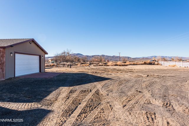 2595 E 4th Street, Silver Springs, NV 89429