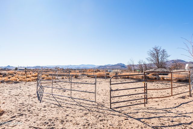 2595 E 4th Street, Silver Springs, NV 89429