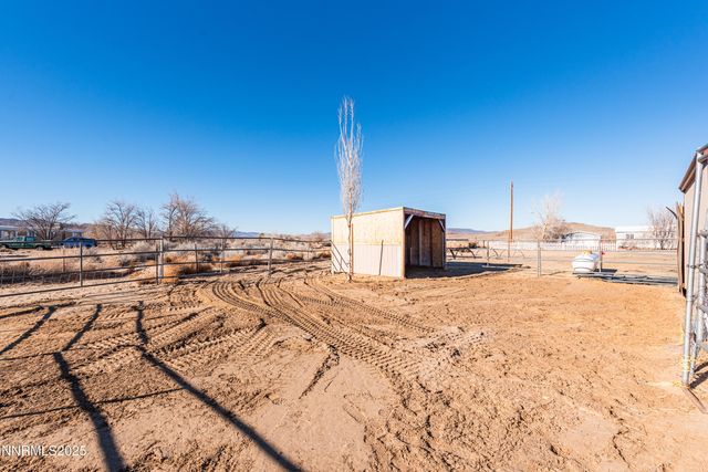 2595 E 4th Street, Silver Springs, NV 89429