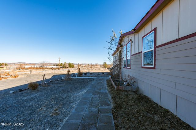 2595 E 4th Street, Silver Springs, NV 89429