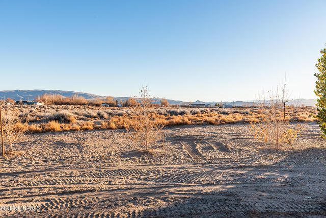 2595 E 4th Street, Silver Springs, NV 89429