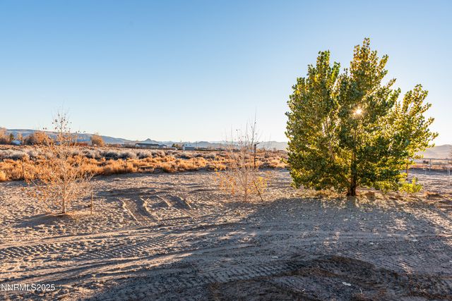 2595 E 4th Street, Silver Springs, NV 89429