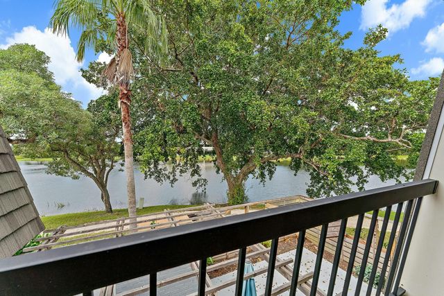 411 4 Terrace, Palm Beach Gardens, FL 33418