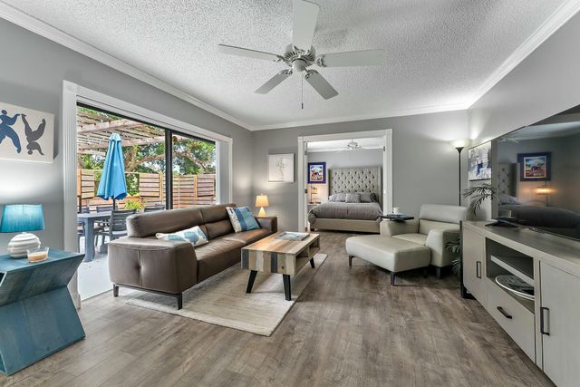 411 4 Terrace, Palm Beach Gardens, FL 33418